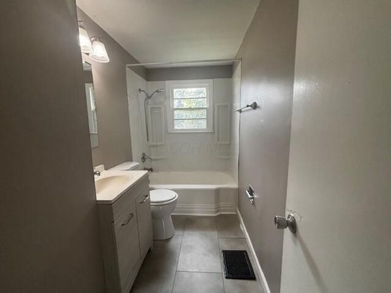 1335 E 25th Avenue , Columbus, OH 43211 Photo 11