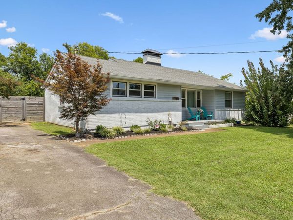 5018 Bonnahill Dr, Hermitage, TN 37076