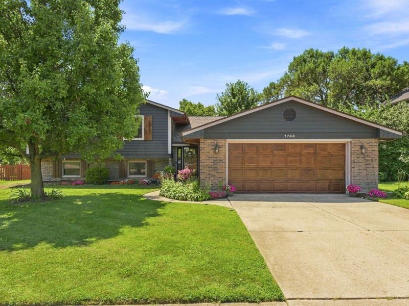 1748 Sherwood Forest Drive, Miamisburg, OH 45342 Photo 1