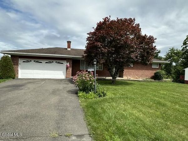 88 Woodlawn Drive, Ravena, NY 12143