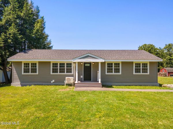 17 Walter Road, Troy, NY 12180