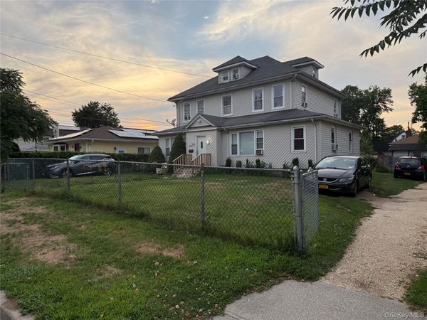 151 Amherst Street , Hempstead, NY 11550