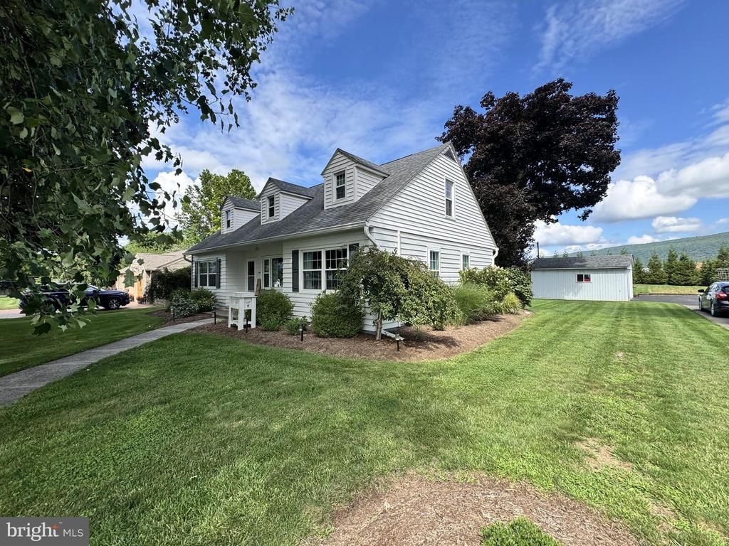 399 WALNUT STREET , BELLEVILLE, PA 17004