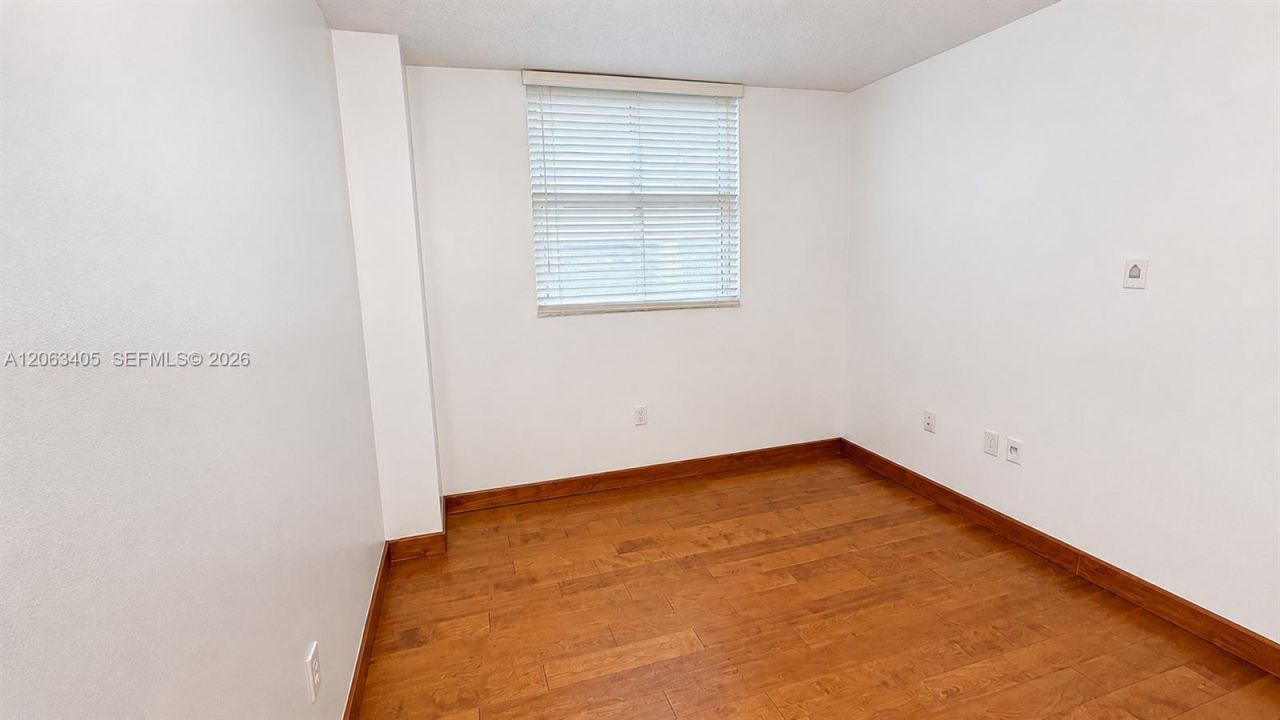 104 SW 9th St, Unit 1403, Miami, FL 33130 Photo