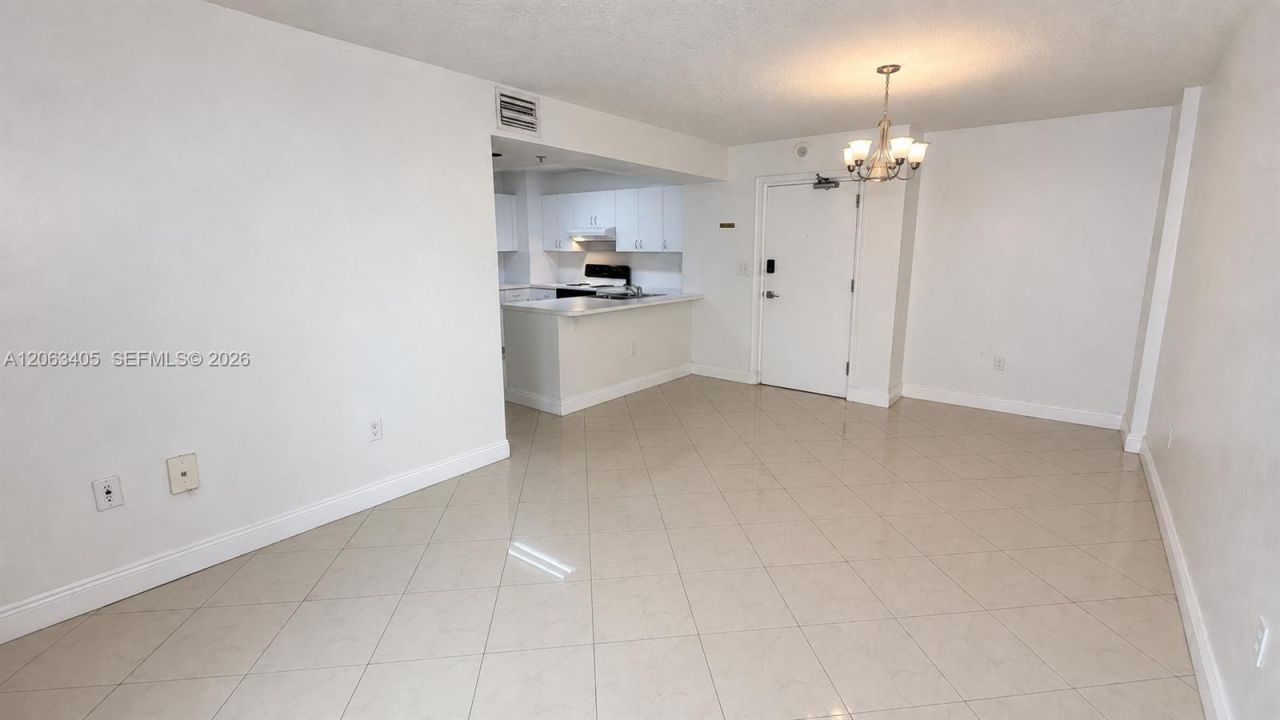 104 SW 9th St, Unit 1403, Miami, FL 33130 Photo
