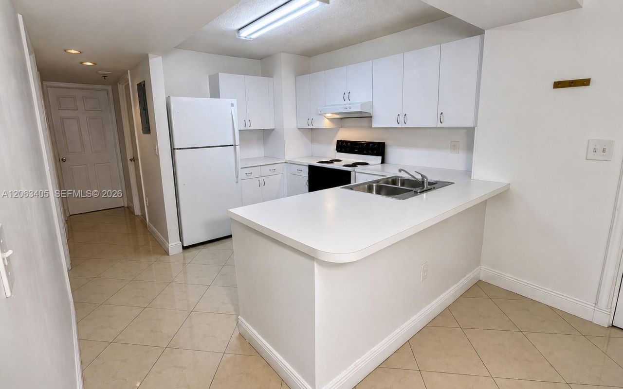 104 SW 9th St, Unit 1403, Miami, FL 33130 Photo