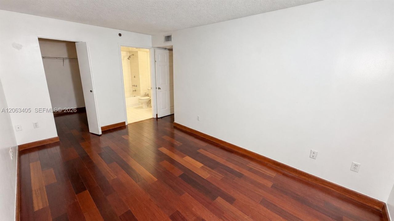 104 SW 9th St, Unit 1403, Miami, FL 33130 Photo