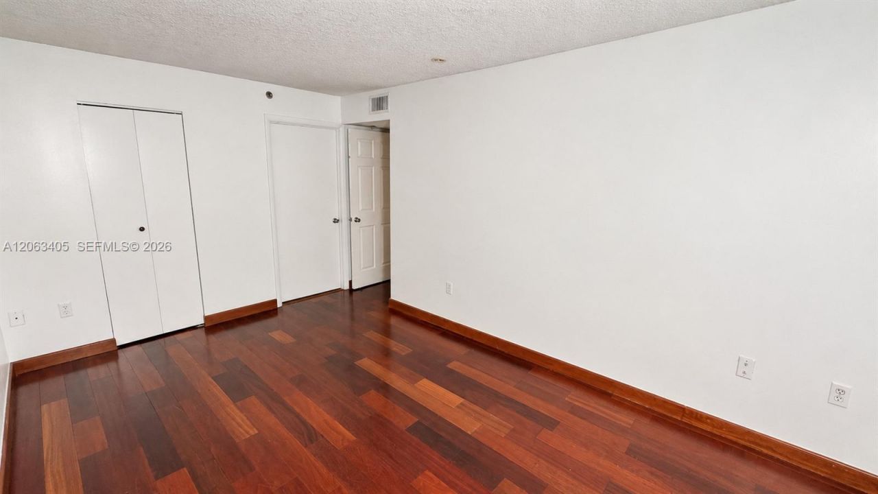 104 SW 9th St, Unit 1403, Miami, FL 33130 Photo