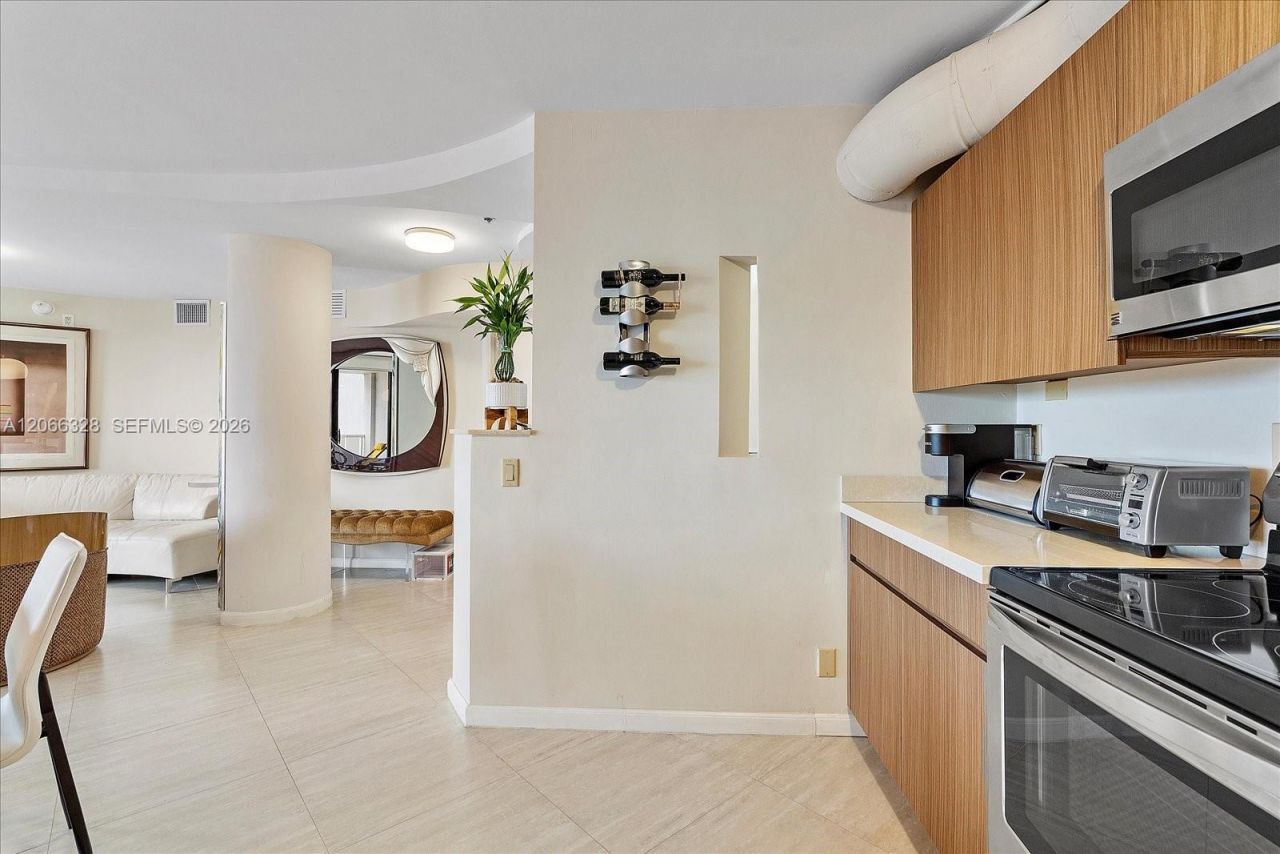 3610 Yacht Club Dr, Unit 1114, Aventura, FL 33180 Photo