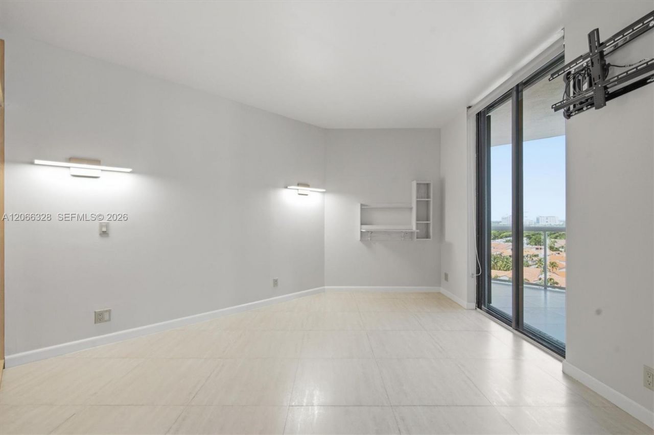 3610 Yacht Club Dr, Unit 1114, Aventura, FL 33180 Photo