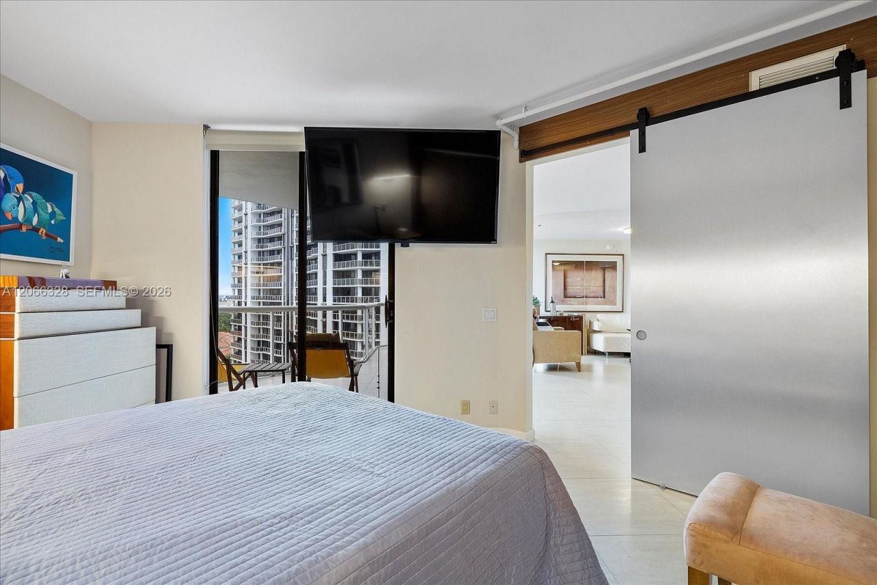 3610 Yacht Club Dr, Unit 1114, Aventura, FL 33180 Photo