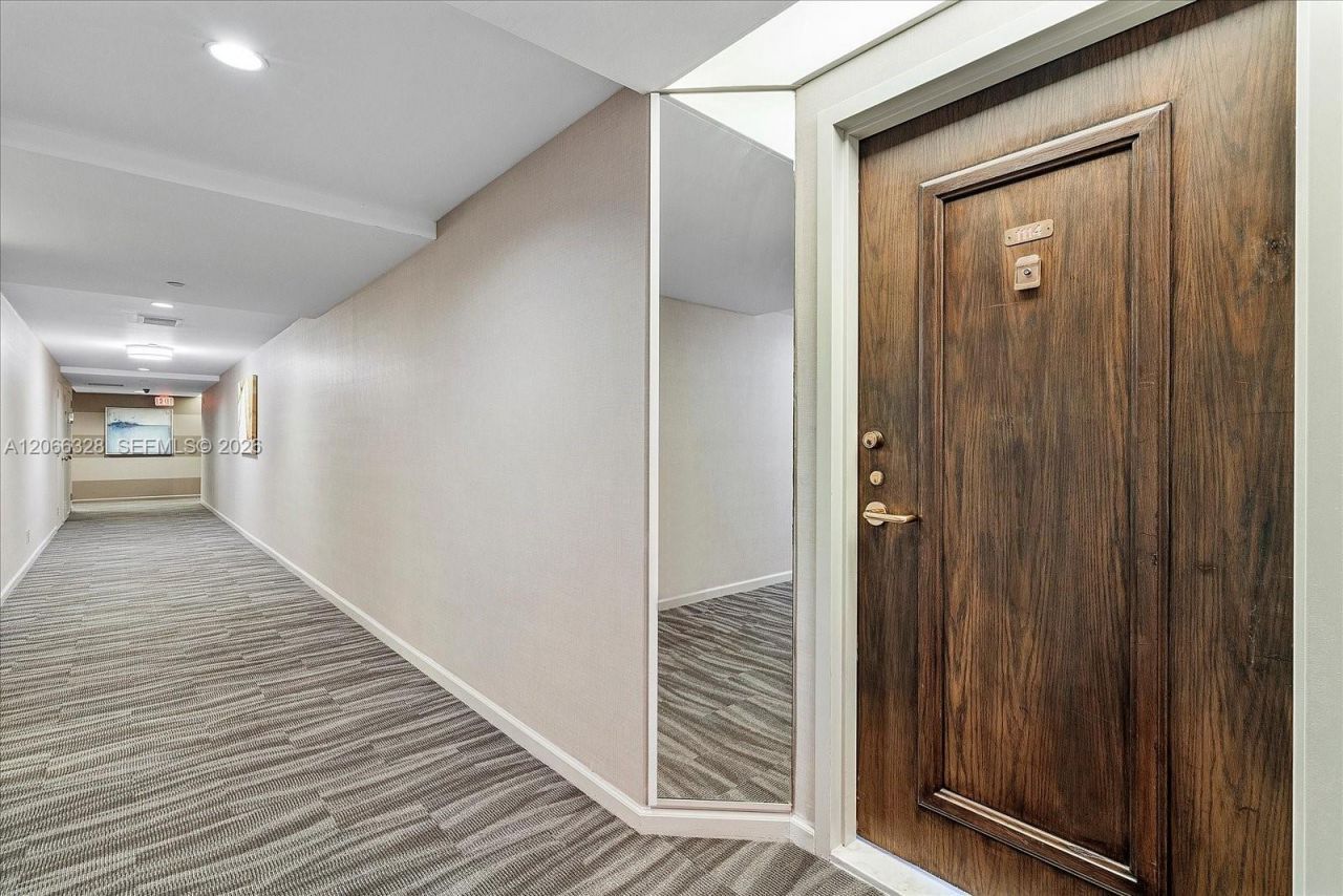 3610 Yacht Club Dr, Unit 1114, Aventura, FL 33180 Photo