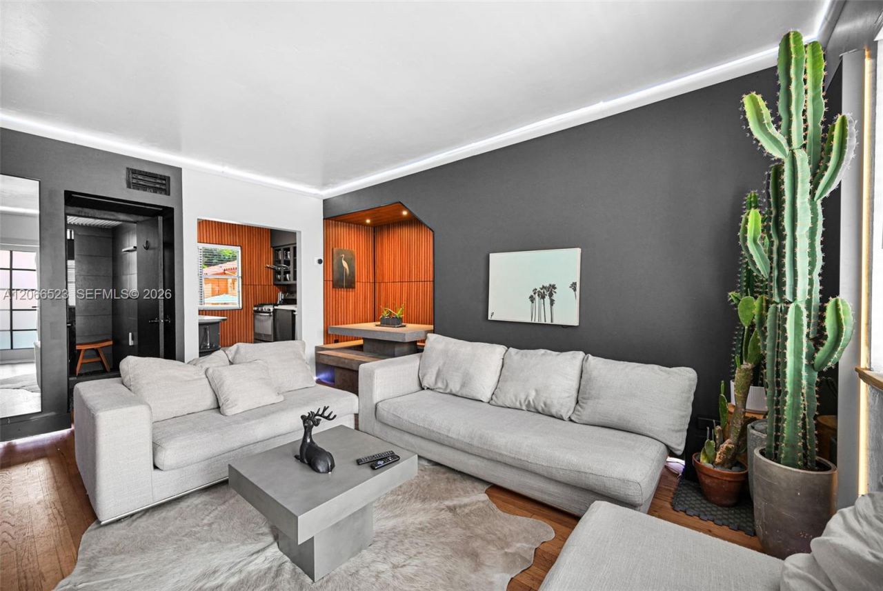 736 13th St , Unit 207, Miami Beach, FL 33139 Photo
