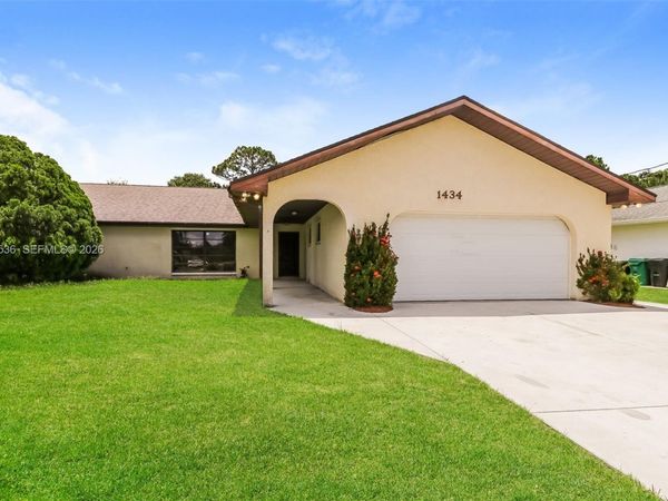 1434 SW Broadview St , Port St. Lucie, FL 34983