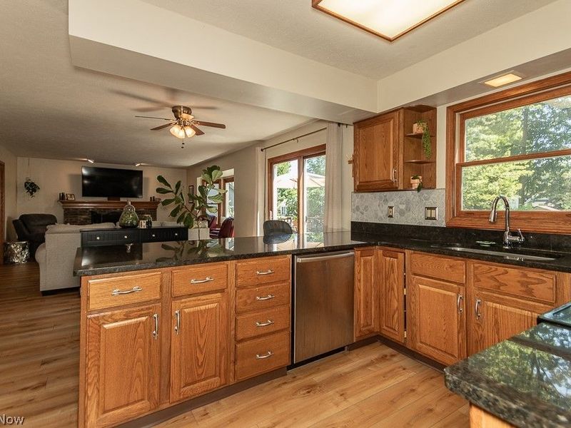 7633 Debonaire Drive, Mentor, OH 44060 Photo 11