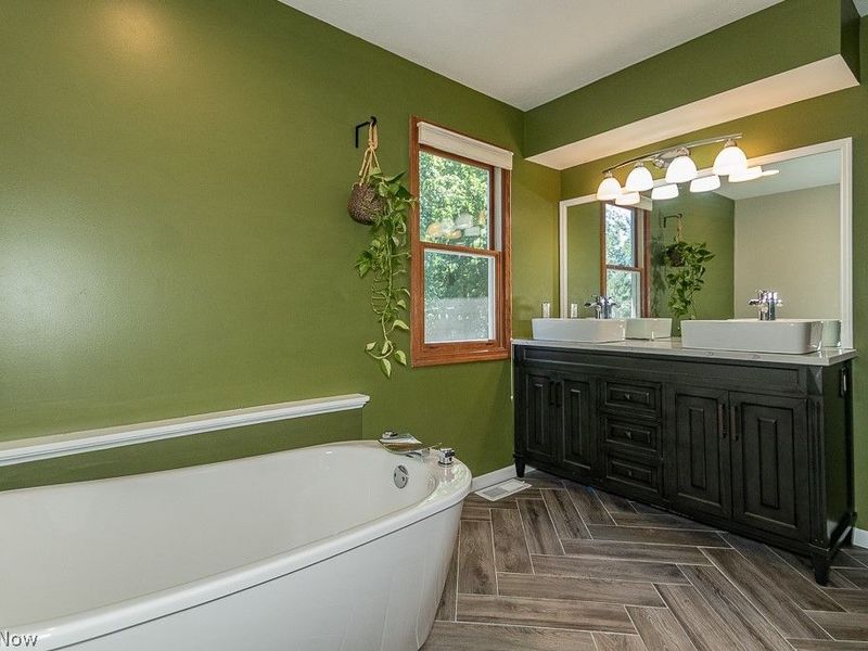 7633 Debonaire Drive, Mentor, OH 44060 Photo 19