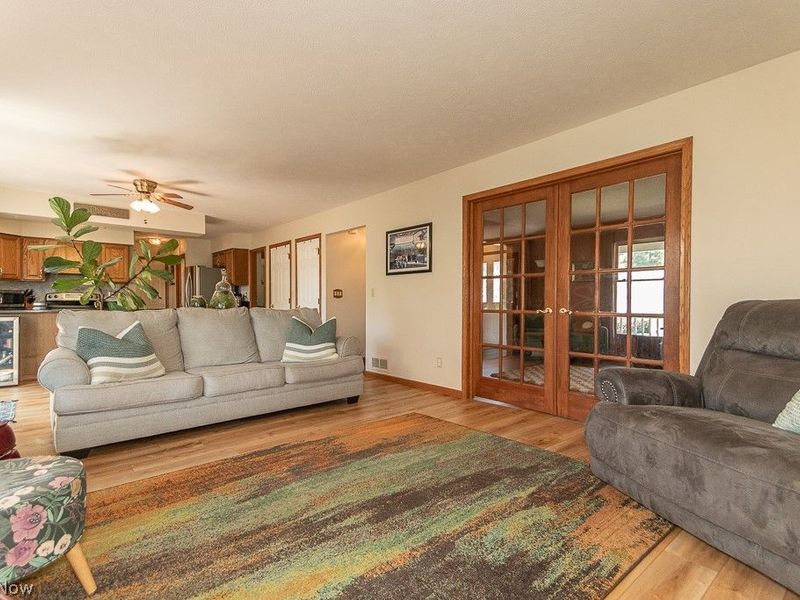 7633 Debonaire Drive, Mentor, OH 44060 Photo 7