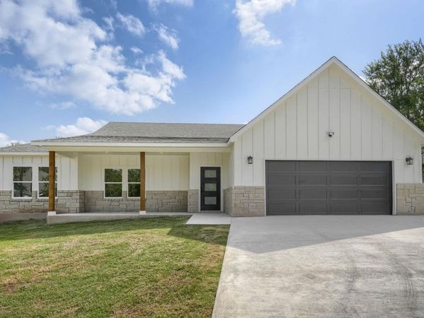 334 Nene LN, Bastrop, TX 78602