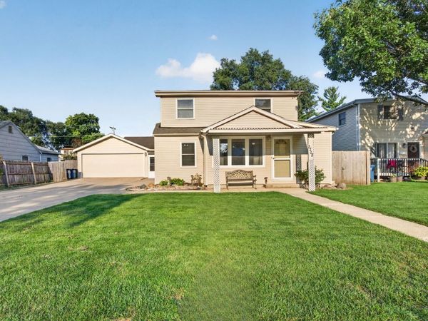 1712 Wilcox Street , Crest Hill, IL 60403