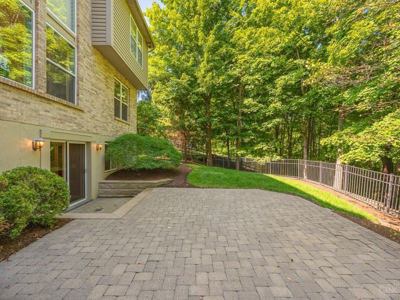 2292 Endovalley Drive, Anderson Twp, OH 45244 Photo 76