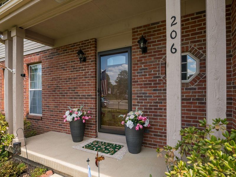 206 Oxford Drive SW, Pataskala, OH 43062 Photo 2