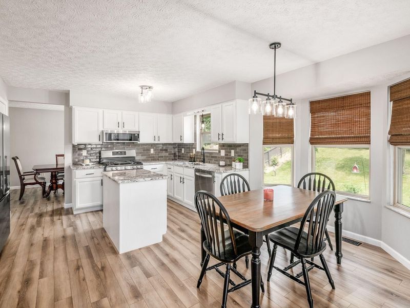 206 Oxford Drive SW, Pataskala, OH 43062 Photo 4