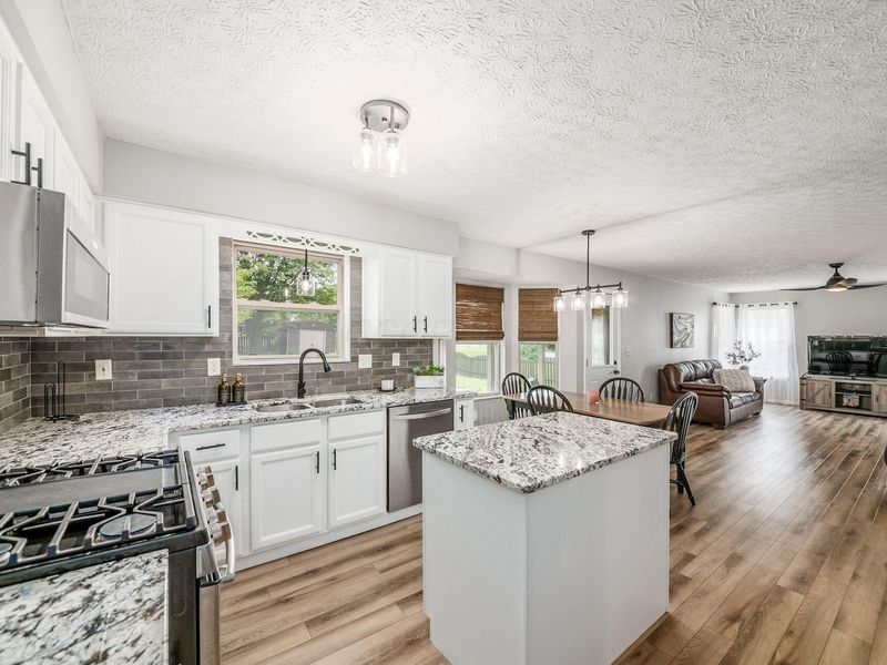 206 Oxford Drive SW, Pataskala, OH 43062 Photo 9