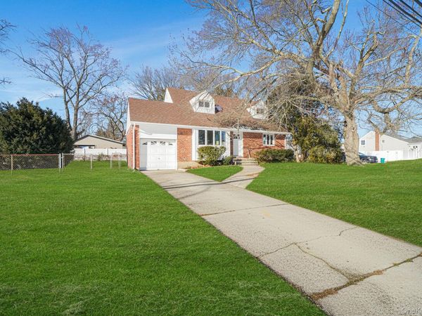 182 W 17th Street , Deer Park, NY 11729