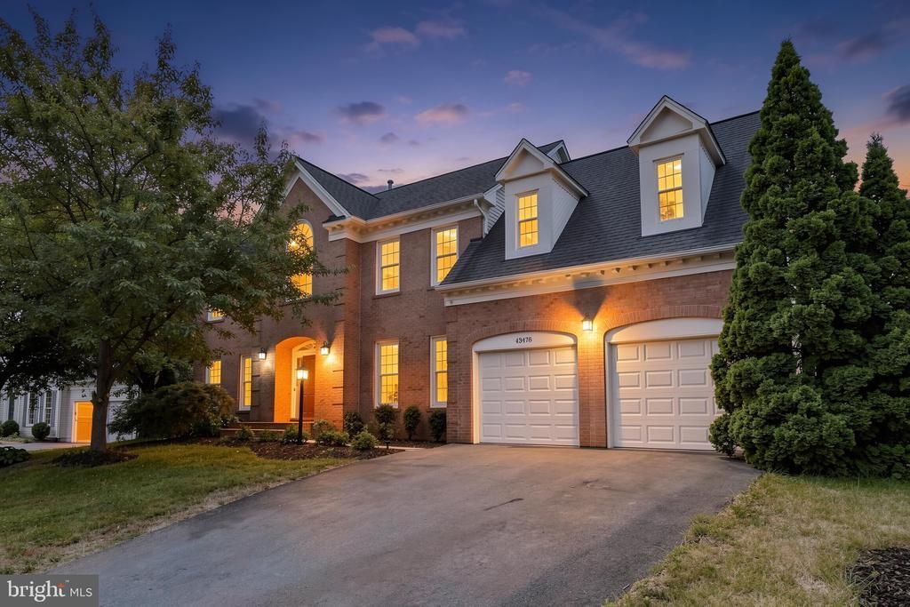 43478 Golden Meadow Circle, Ashburn, VA 20147 Main Photo