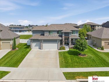 10409 S 106th Street, Papillion, NE 68046
