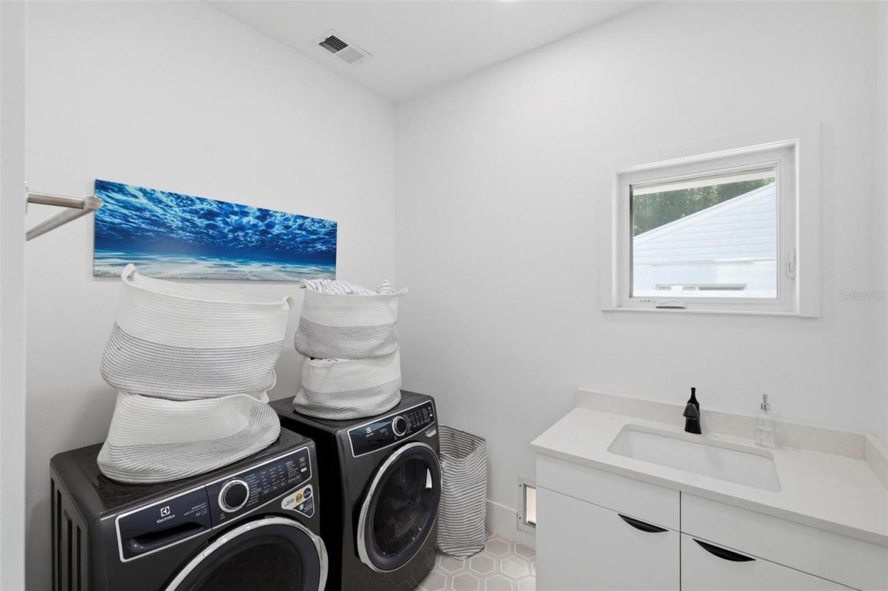 1805 Goldenrod Street, Sarasota, FL 34239 Photo