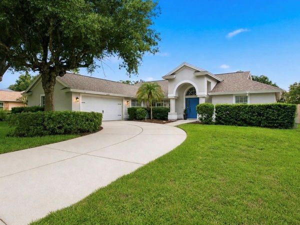 16607 LONGLEAT DRIVE , LUTZ, FL 33549