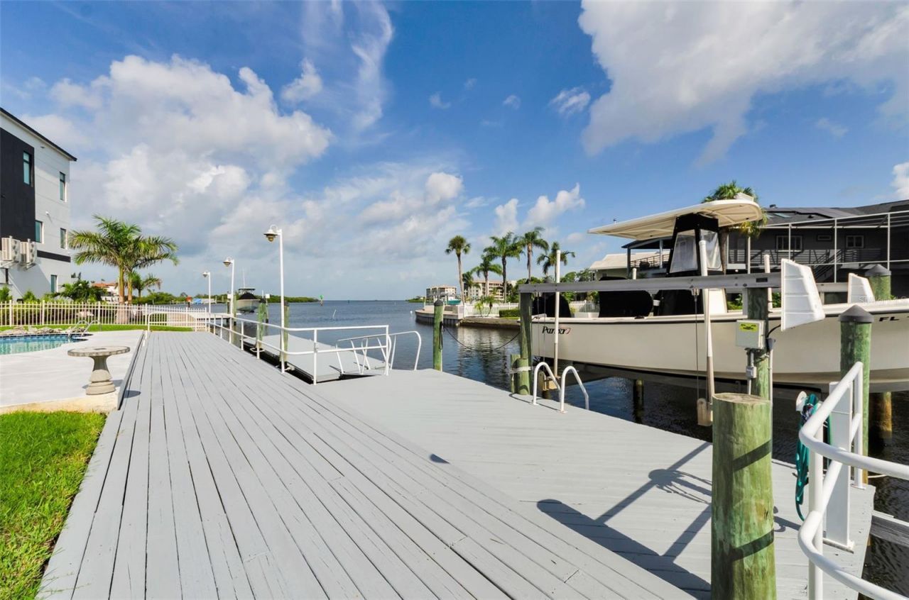 8001 Brighton Drive, Port Richey, FL 34668 Photo