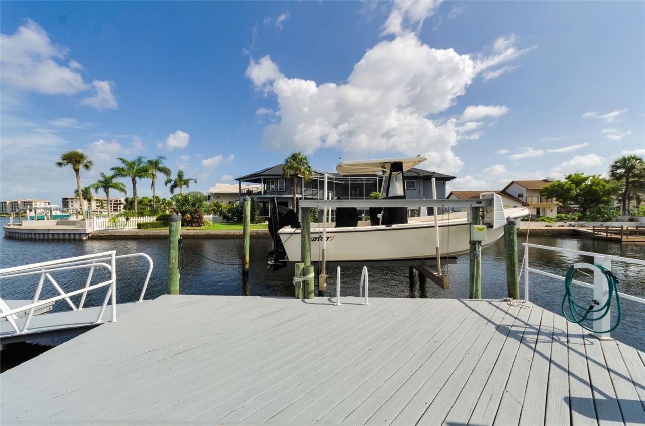 8001 Brighton Drive, Port Richey, FL 34668 Photo