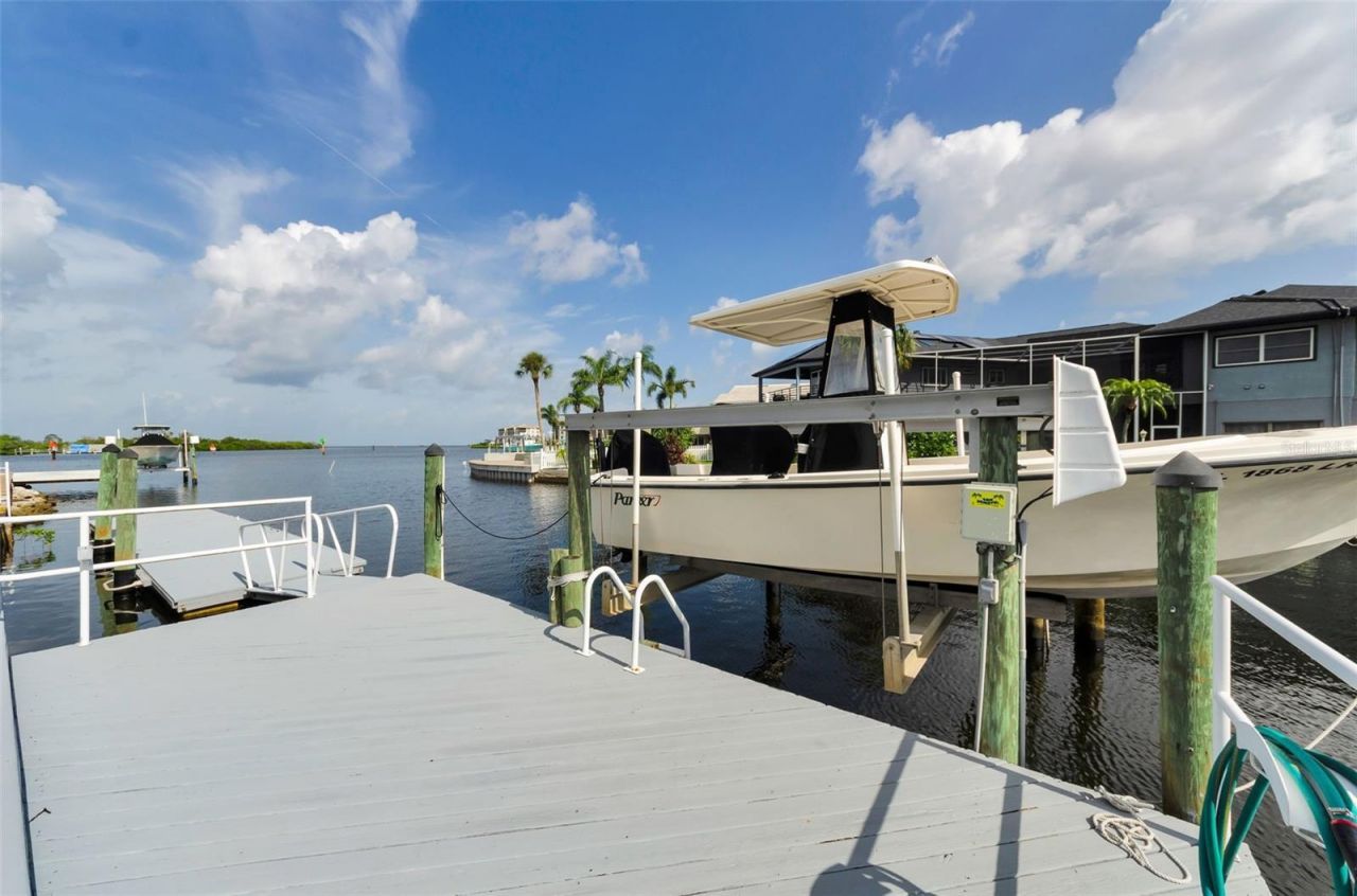8001 Brighton Drive, Port Richey, FL 34668 Photo