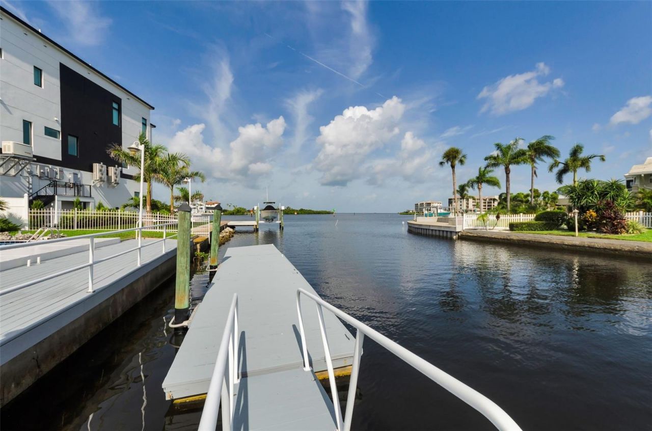 8001 Brighton Drive, Port Richey, FL 34668 Photo