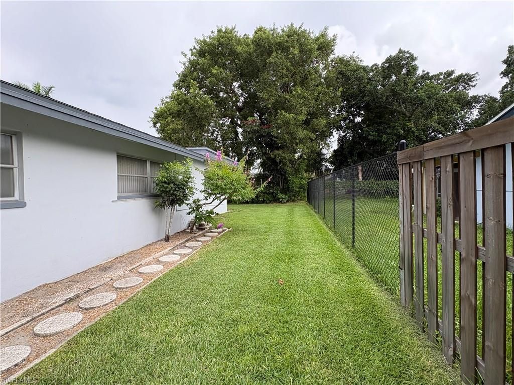 5661 Eichen Cir E, Fort Myers, FL 33919 Photo
