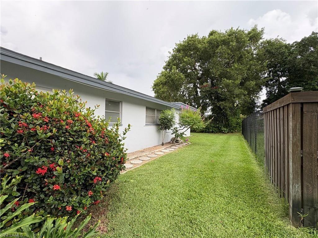 5661 Eichen Cir E, Fort Myers, FL 33919 Photo