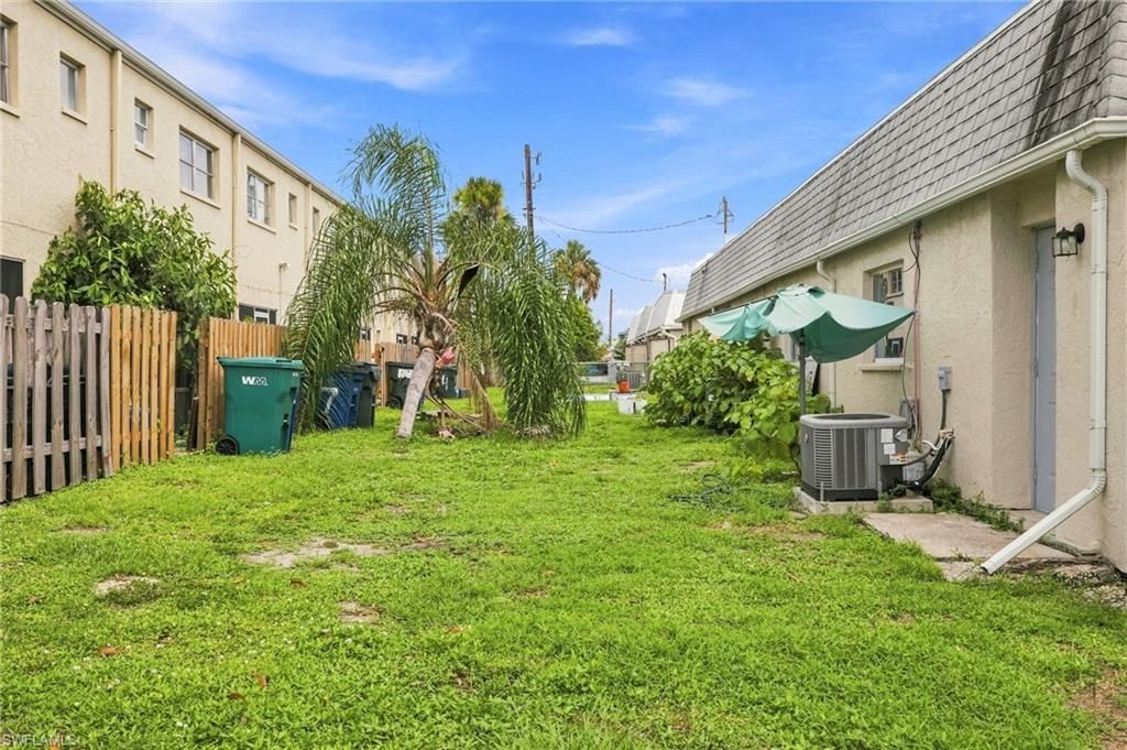 6636-6640 Warwick Cir, Fort Myers, FL 33919 Photo