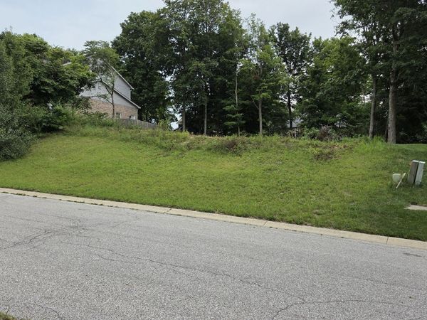 925 Classon Lane , Beech Grove, IN 46107