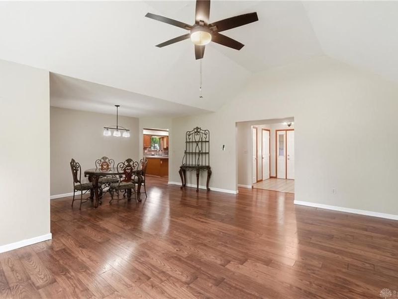 10619 Frederick Pike, Butler Township, OH 45377 Photo 12