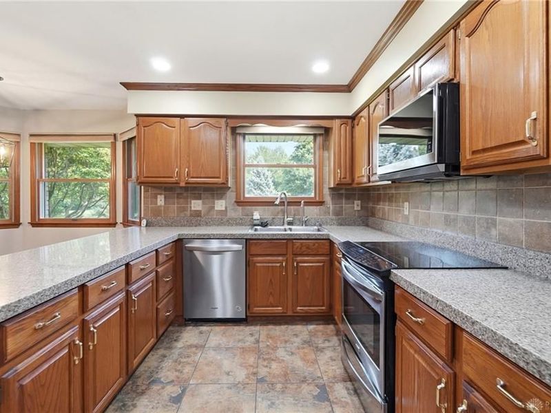 10619 Frederick Pike, Butler Township, OH 45377 Photo 19