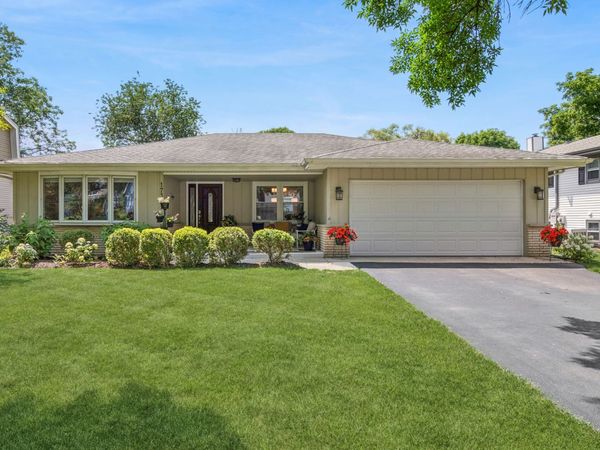 1737 Clyde Drive , Naperville, IL 60565