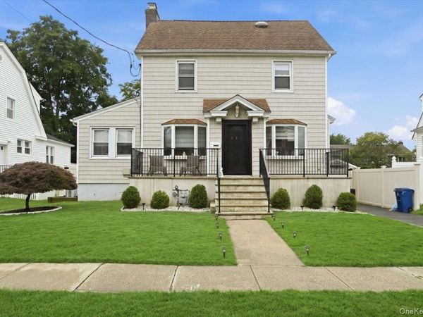 351 Hewlett Parkway , Hewlett, NY 11557