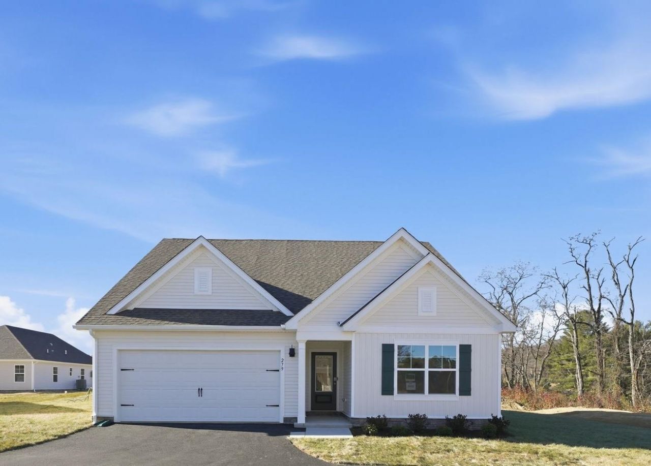 529 Summercrest Ave, Waynesboro, VA 22980 Main Photo