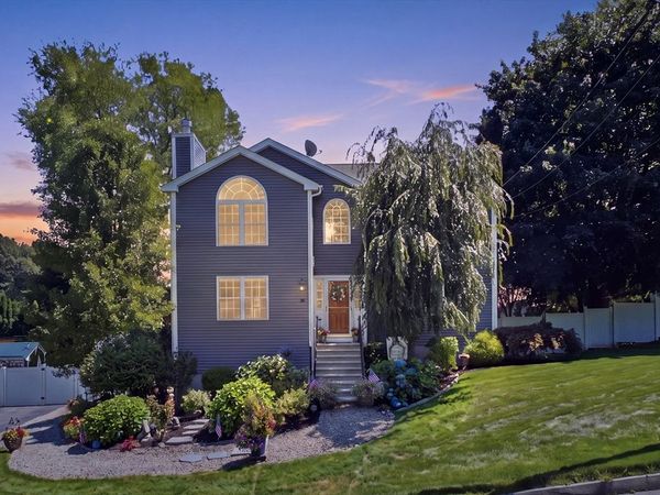 10 Fairfield Drive, Dudley, MA 01571