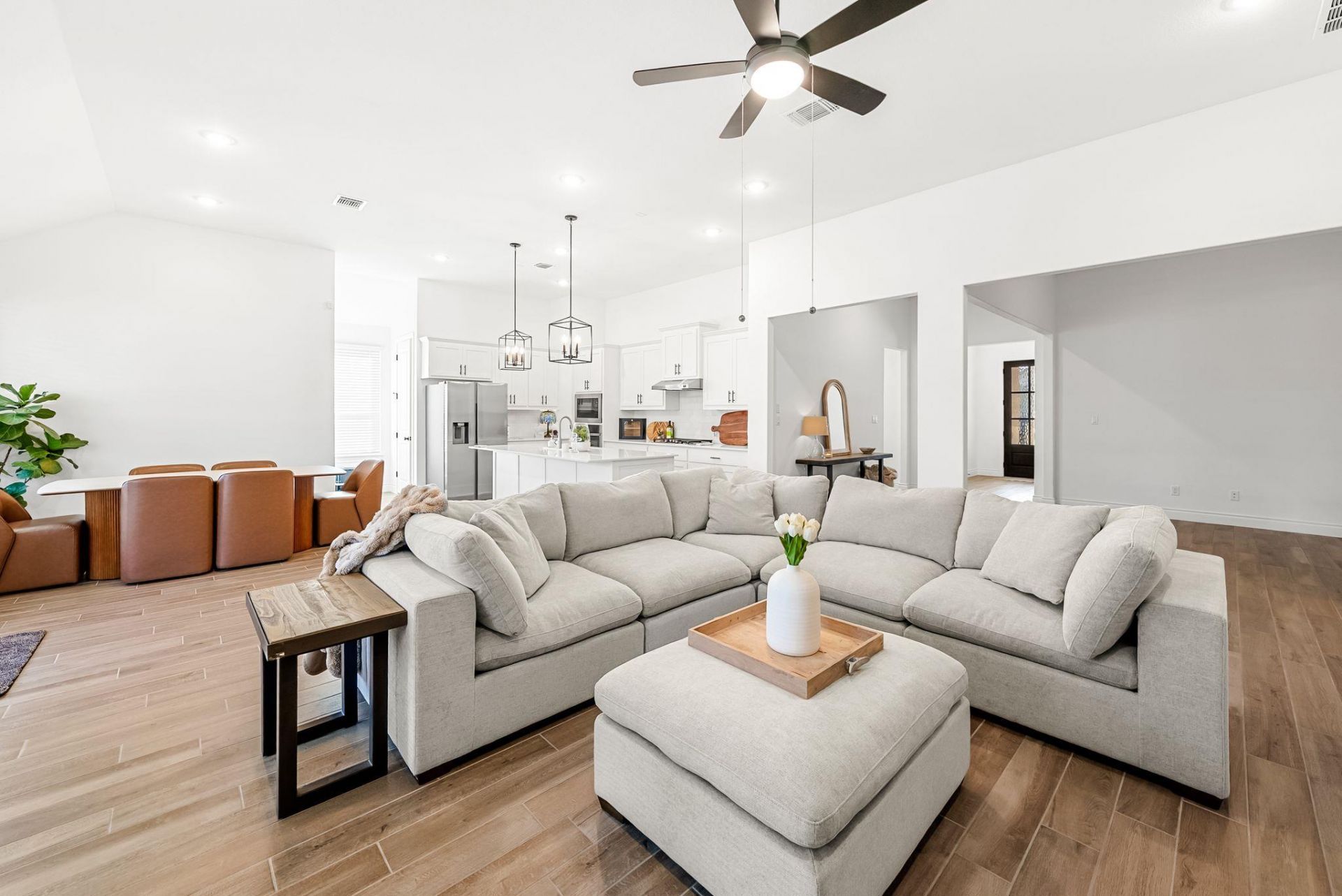 1301 White Daisy Ln, Georgetown, TX 78628 Main Photo