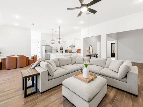 1301 White Daisy LN, Georgetown, TX 78628