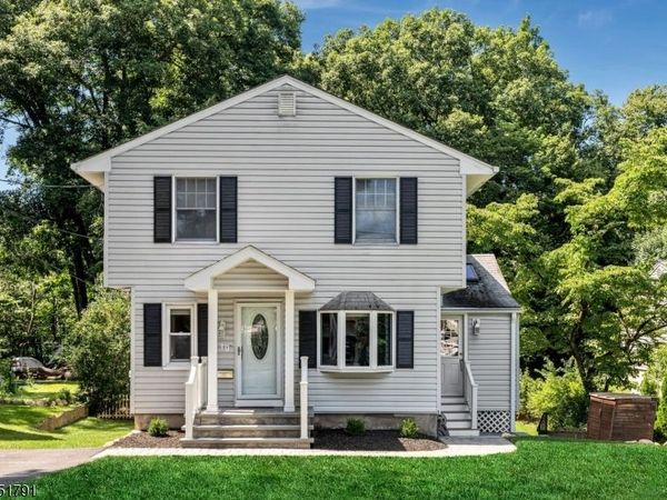 19 Edgewood Rd, Ringwood, NJ 07456