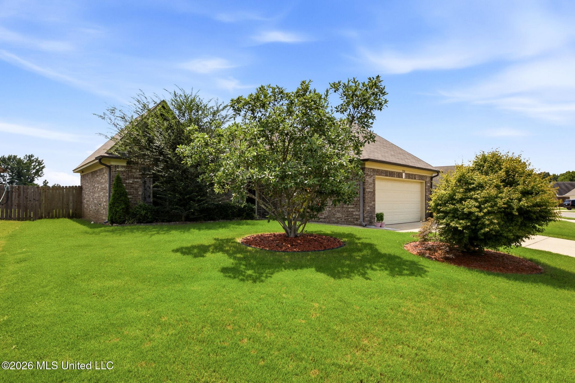 8324 Willow Drive, Southaven, MS 38671 Main Photo